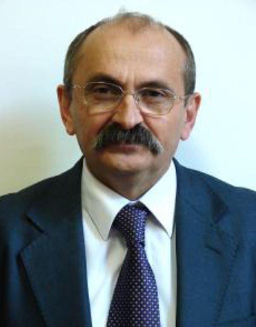 Ion Ciucă, director în Ministerul Educației