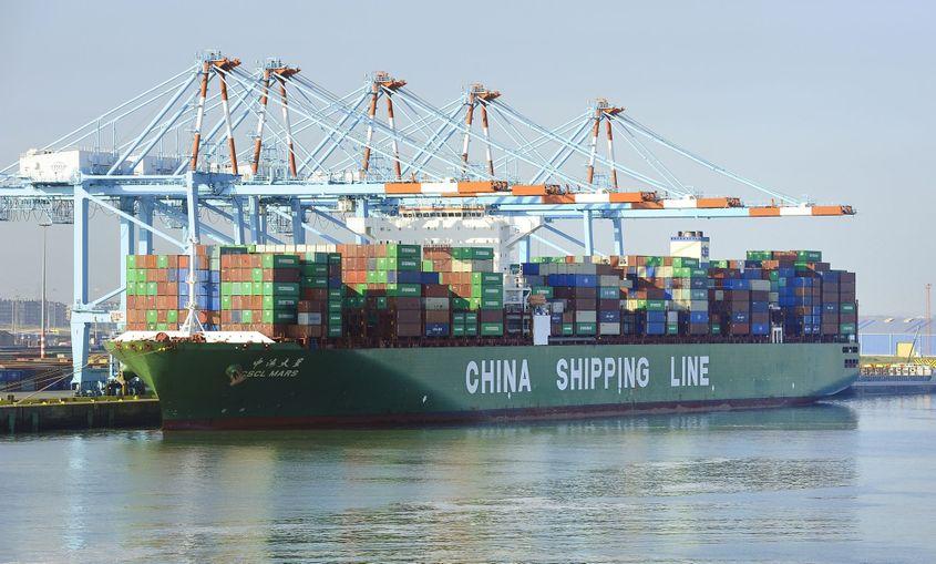 Traficul de marfă pe rutele maritime a scăzut și cu 90% în China, cu efect de domino în restul lanțului de aprovizionare. Foto: Drewrawcliffe / Dreamstime.com
