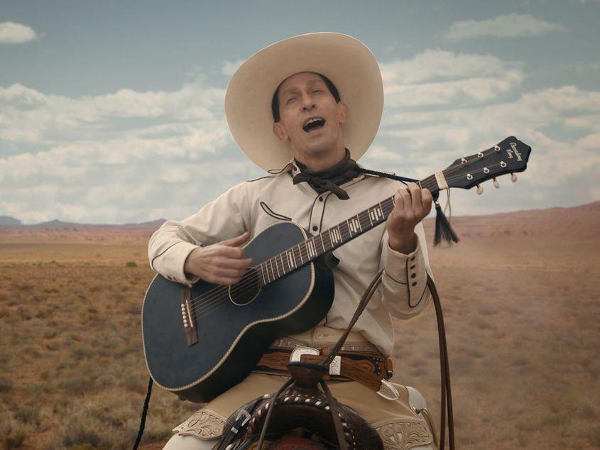 Tim Blake Nelson, în rolul "mizantropului" Buster Scruggs.