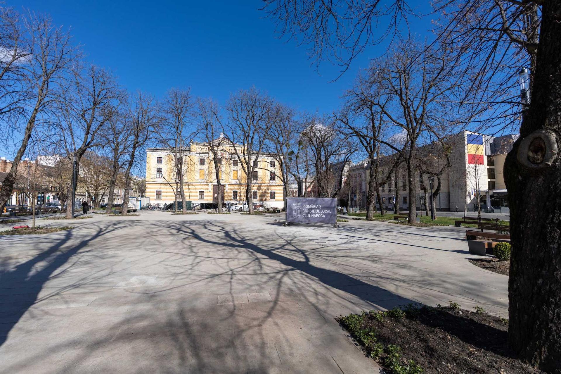 Parcul Operei din Cluj a fost acoperit de beton. Foto: Raul Ștef