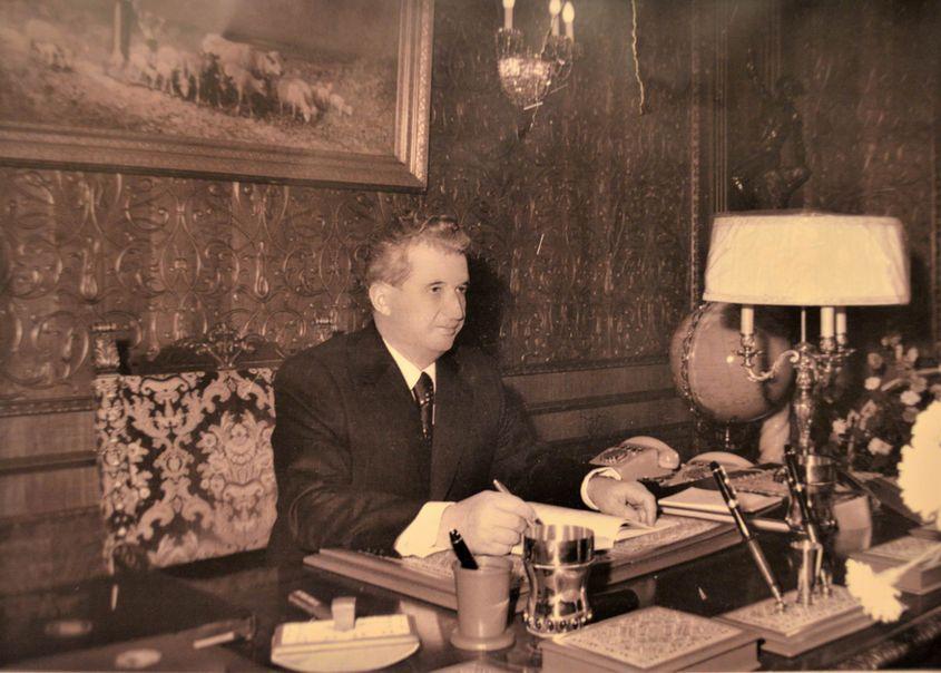 Nicolae Ceaușescu acasă în Palatul Primăverii. Fotografie din colecția Casa Ceaușescu
