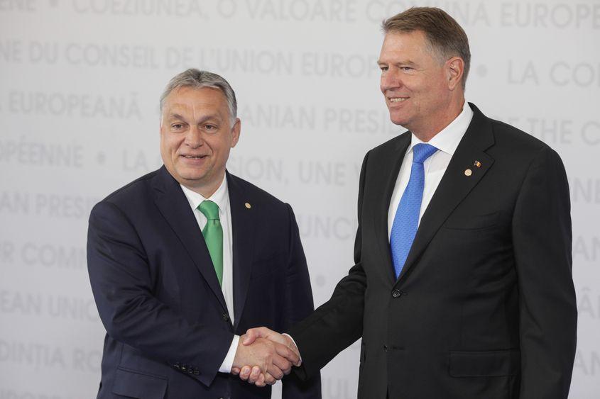 Primul-ministru al Ungariei, Viktor Orban, este întâmpinat de Klaus Iohannis la Sibiu la Summitul Informal al liderilor europeni, joi, 9 mai 2019. Inquam Photos/Octav Ganea 