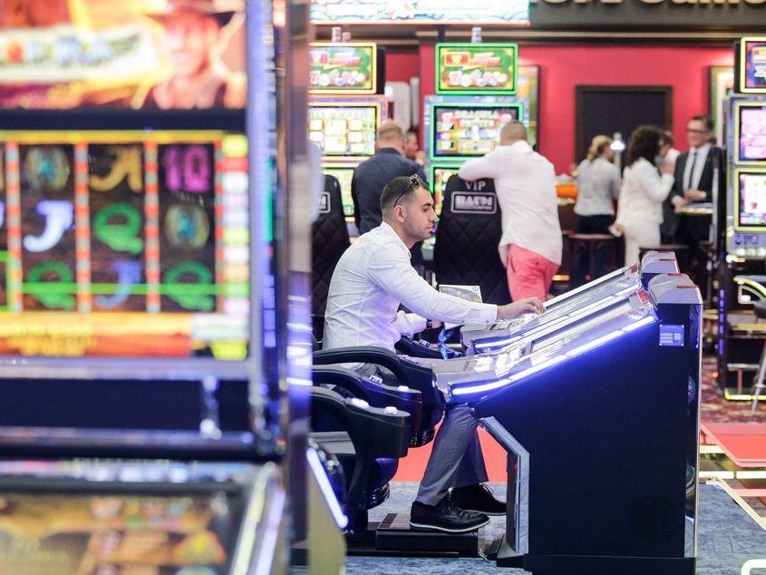 Expoziţia internaţională Entertainment Arena Expo, ce reuneşte distribuitori şi producători de jocuri de noroc şi jocuri pentru cazino live, la Romexpo, în Bucureşti, Inquam Photos / George Călin
