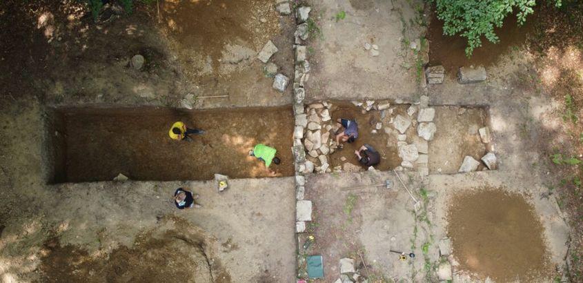 Excavații arheologice la Grădiștea de Munte. Foto: MNIT.