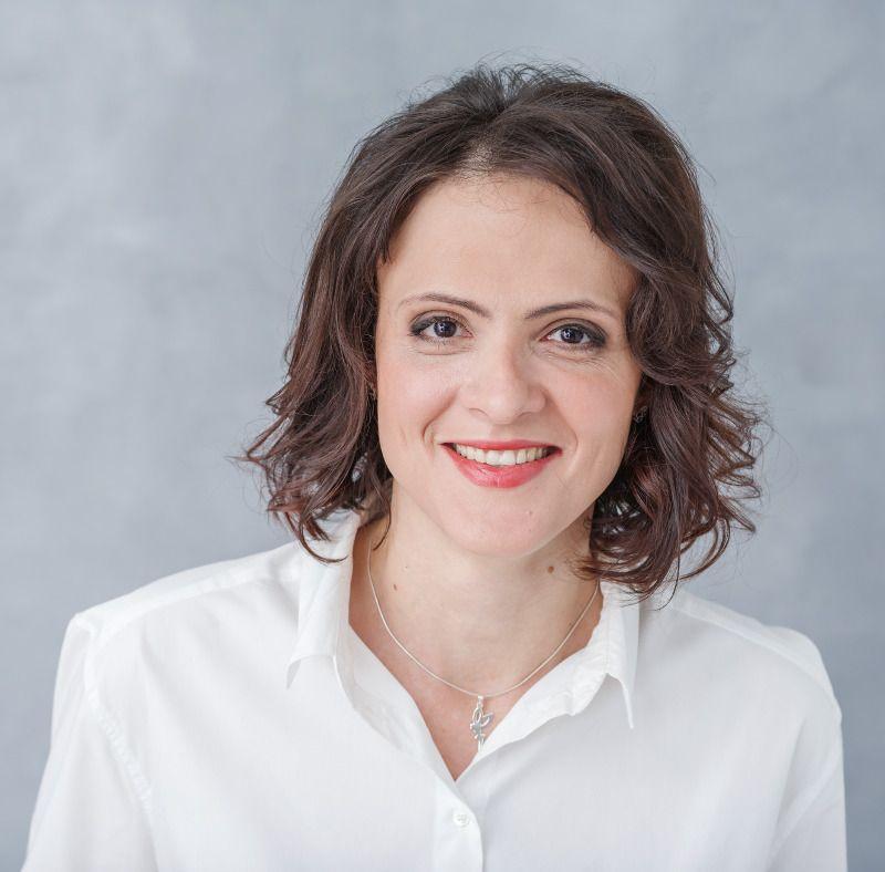 Silvia Dinică (44 de ani), senator USR