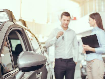 Cumpărarea unei mașini: ce trebuie să știi înainte să cumperi o mașină electrică sau termică