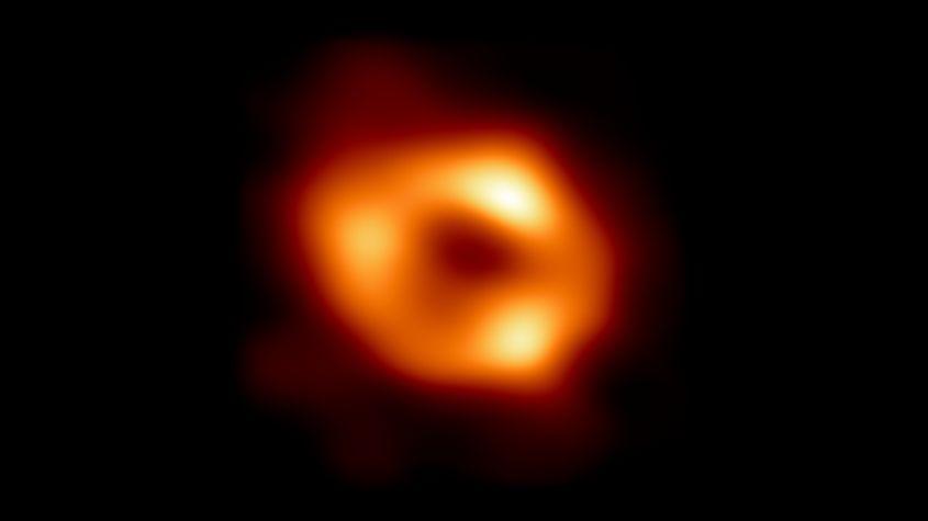 <strong>Sgr A*, gaura neagră supermasivă din centrul galaxiei noastre. Foto: EHT Collaboration</strong>