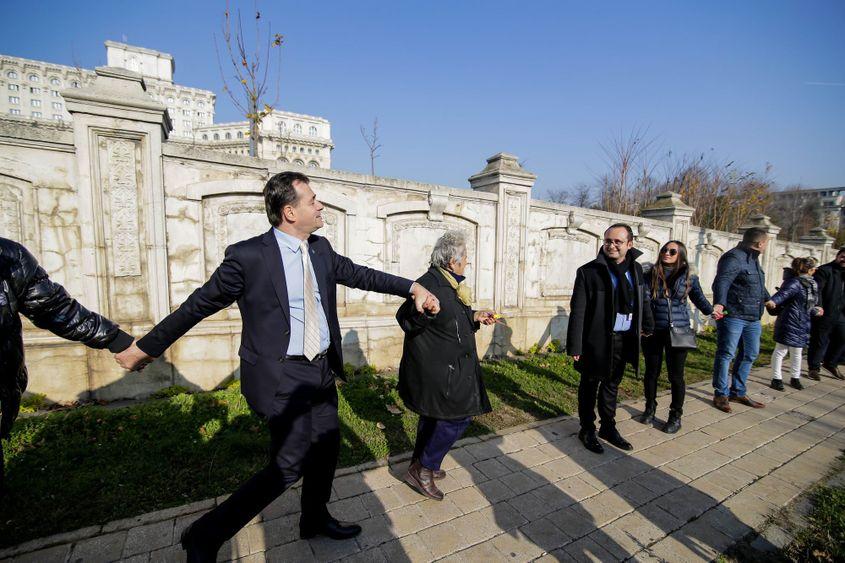 Ludovic Orban, în timpul dezbaterii şi votului moţiunii de cenzură depuse de PNL, la Palatul Parlamentului. Foto: Inquam Photos / George Calin