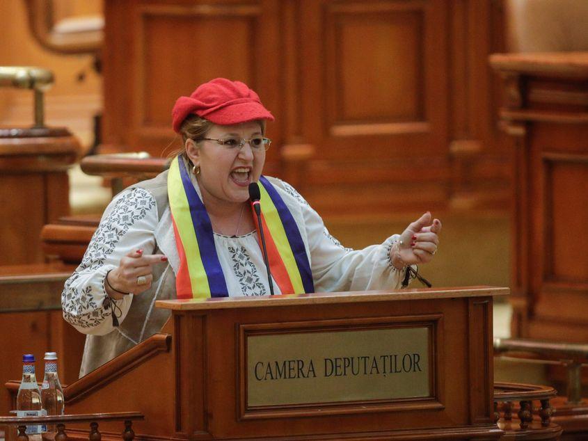 Şedinţă comună solemnă a Senatului şi Camerei Deputaţilor consacrată comemorării a 35 de ani de la Revolta Anticomunistă de la Braşov din 15 noiembrie 1987, la Palatul Parlamentului din București, luni 14 noiembrie 2022. Inquam Photos / George Călin