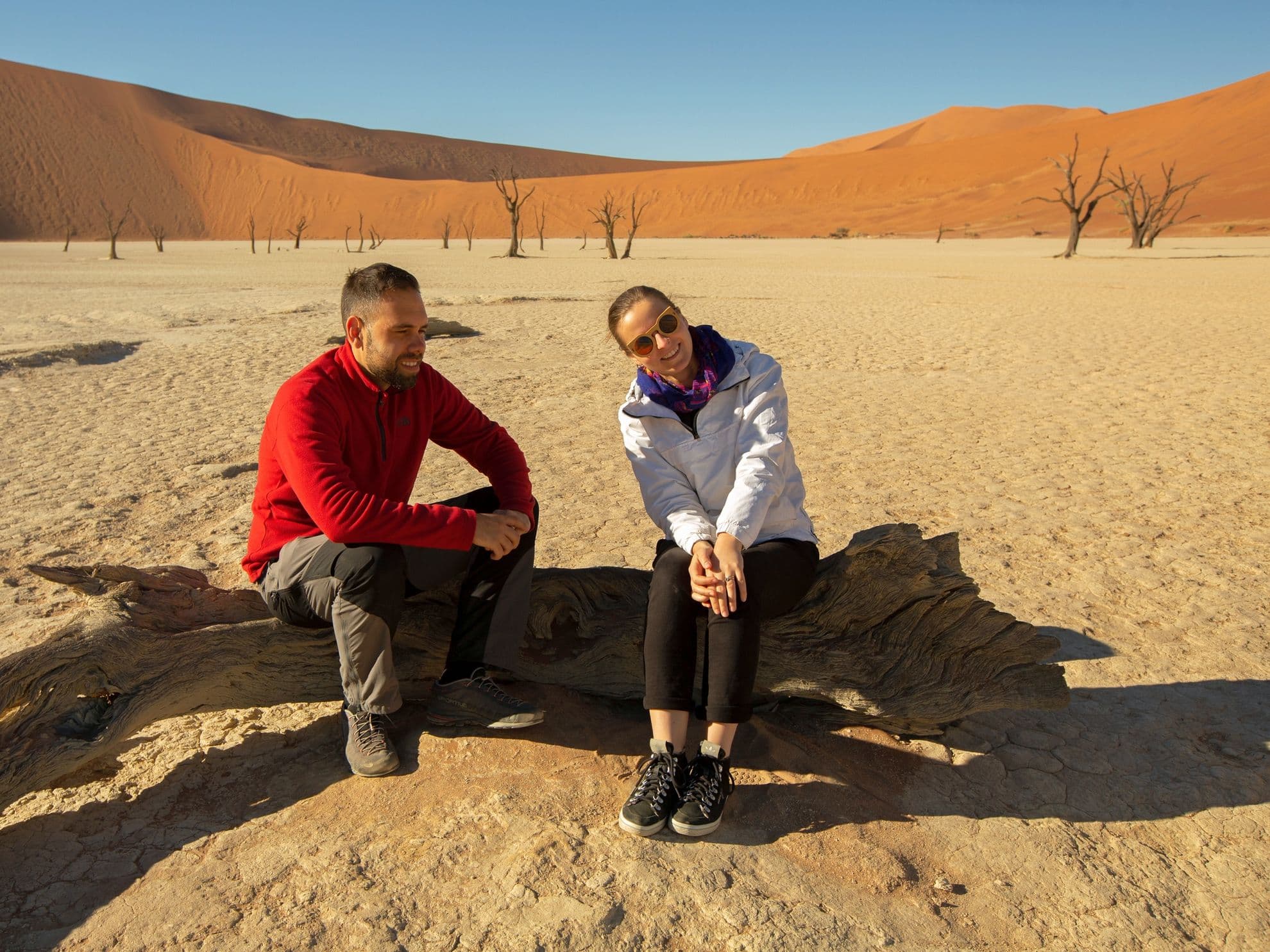 Ana și Bejan undeva în deșertul Namibiei (arhiva personală)