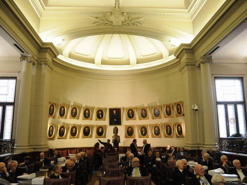 Academia Română a transmis un comunicat în care repetă informații false despre tehnologia 5G FOTO Lucian Muntean