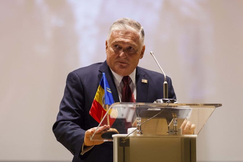 Adrian Zuckerman Ambasadorul SUA in Romania sustine un discurs la sedinta festiva a Consiliului Local Timisoara, organizata cu ocazia aniversarii a 31 de ani de la Revolutia din 1989, Sala Capitol, Timisoara, Timis, Miercuri 16 Decembrie 2020, Inquam Photos / Cornel Putan