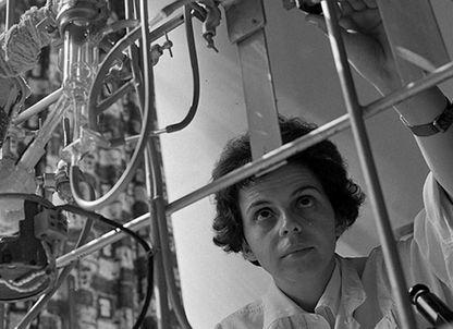 Omul de știință: garanția înfloririi României socialiste