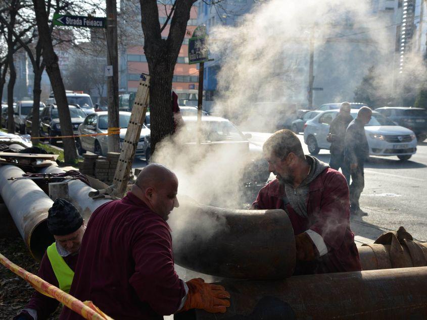 Lucrări la rețeaua de termoficare RADET pe strada Nicolae Caramfil, Sector 1 București. Foto: Lucian Muntean