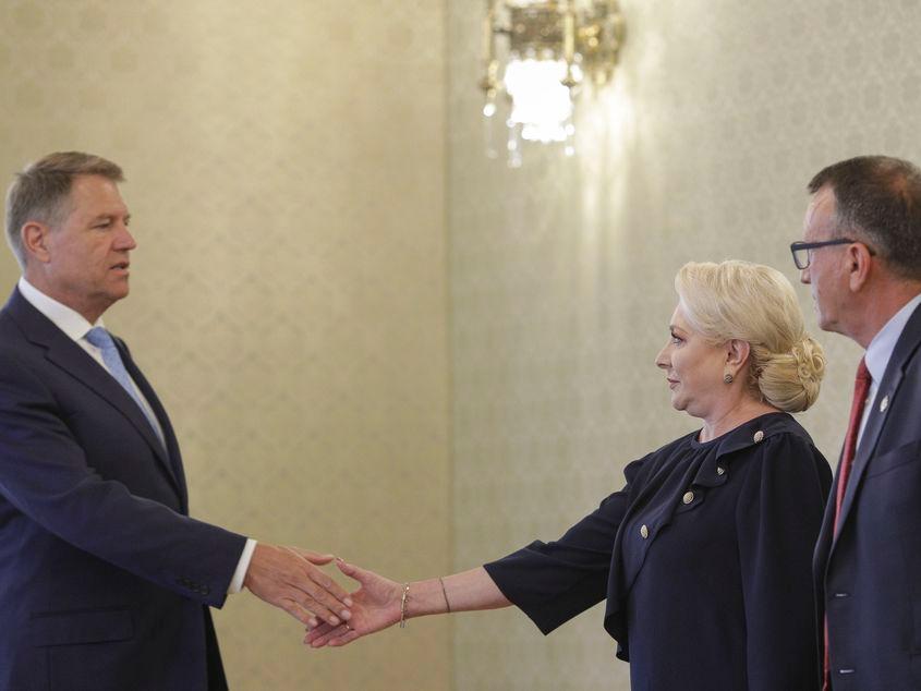 Președintele Klaus Iohannis și Viorica Dăncilă, candidatul PSD.
Foto: Octav Ganea / INQUAM PHOTOS