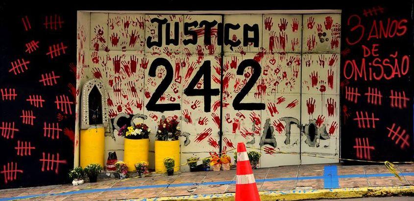 Intrarea în locul unde a funcționat clubul Kiss. Foto: Sergio da Silva – Facebook