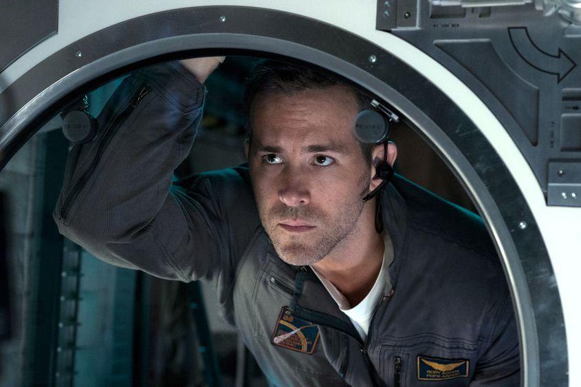 Ryan Reynolds trebuia să fie protagonistul filmului, dar un conflict cu producătorii l-a făcut să primească doar un rol minor.