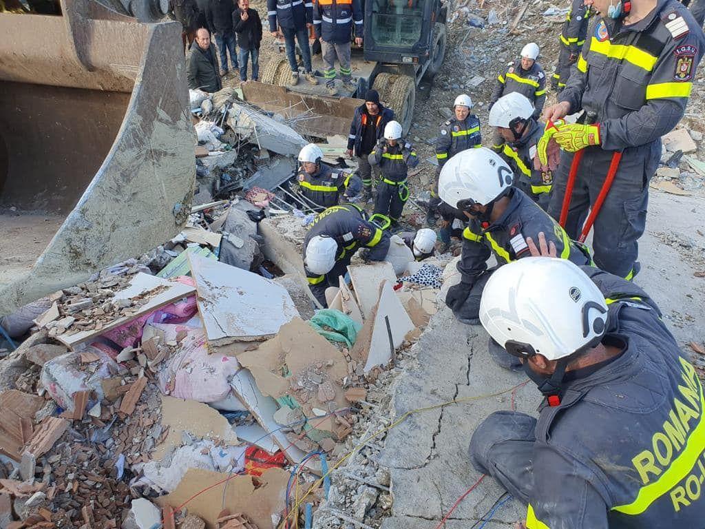 Salvatorii români, în timpul unei intervenții. Foto: Facebook Departamentul pentru Situații de Urgență