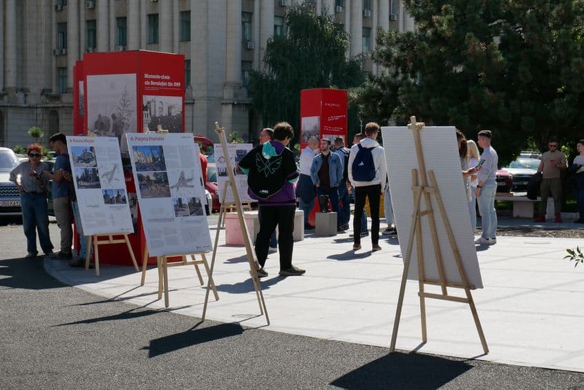 Piața Revoluției a intrat în atenția Asociației Străzi pentru Oameni în timp ce organizația căuta un spațiu mai mic în care să testeze noi moduri de folosire a spațiului public. FOTO: Norbert Nemeș