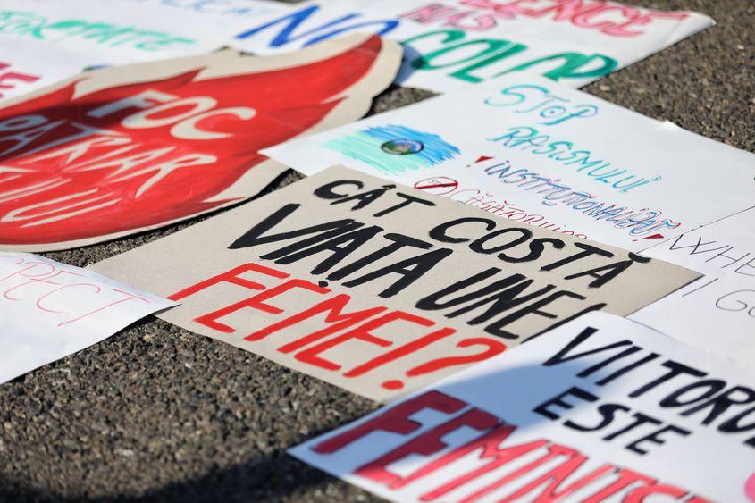 Protest impotriva violentei asupra femeilor, organizat de Centrul Filia cu sprijinul mai multor ONG-uri in Piata Victoriei, Bucuresti, 3 Iunie 2025. foto: Inquam Photos / Adriana Neagoe