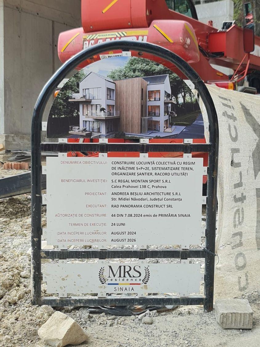 Panoul de șantier a construcției de pe Sitarilor, nr. 104 din Sinaia. Foto:PressOne