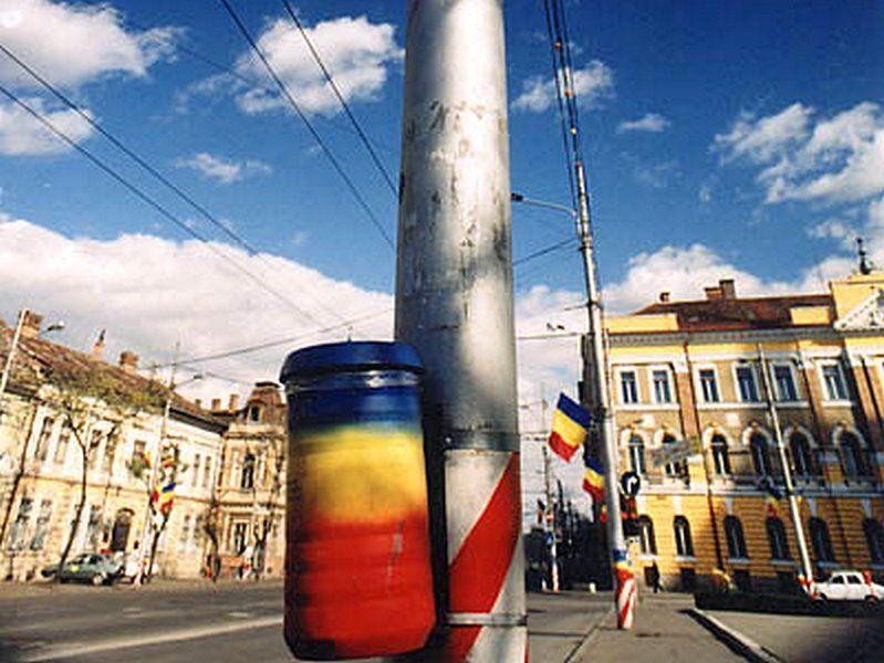 Detaliu coș de gunoi, foto Lehel Makara