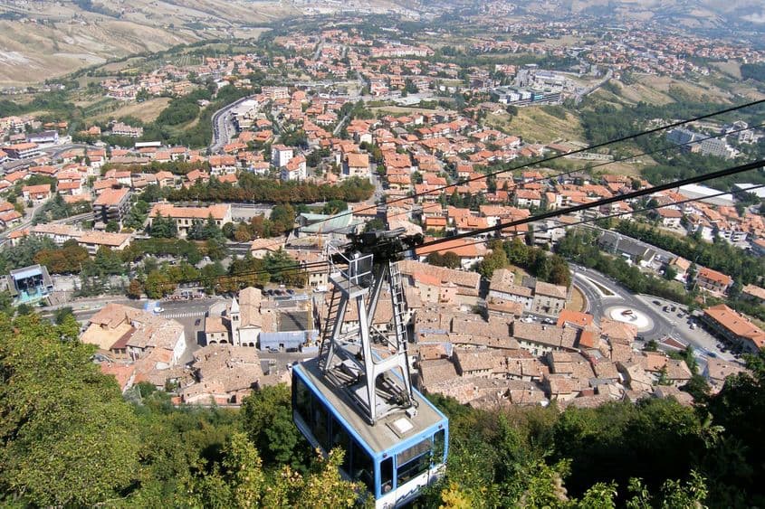 Telecabina care urcă pe Monte Titano în San Marino. Foto: Lucian Muntean