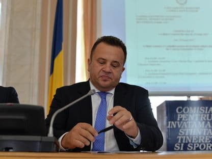 Educație și Cultură: cum s-au prezentat miniștrii Liviu Pop și Lucian Romașcanu la audierile din Parlament