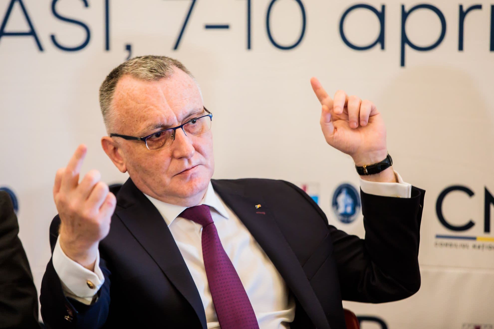 Le ministre Sorin Cîmpeanu, responsable de la mise en œuvre de la « Roumanie éduquée », met fin définitivement, à travers le nouveau projet de loi, à la vision présidentielle sur la « culture de l’intégrité académique ». PHOTO : Liviu Chirica, INQUAM PHOTOS