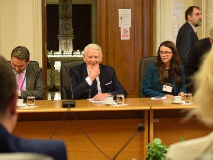 Ministrul Teodor Meleşcanu la Comisia pentru Politică Externă a Camerei. Foto: Raluca Pancu