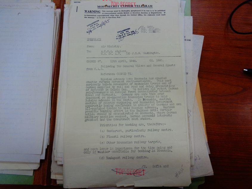 Document secret al Aviației americane, care stabilește prioritățile bombardamentelor din aprilie 1944: căile ferate din București și Ploiești și infrastructura feroviară din România în general. Document pus la dispoziția PressOne de istoricul Luke Truxal.