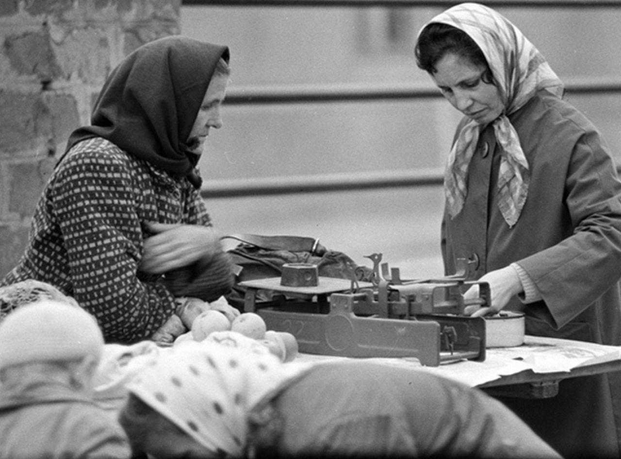 Scenă din piața centrală, Cluj