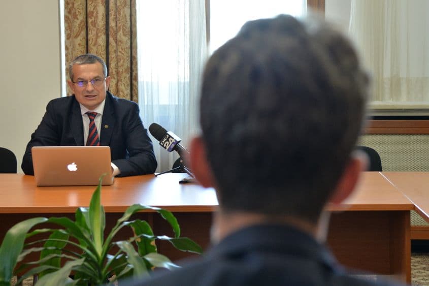 Asztalos Csaba, în dialog cu deputatul USR Iulian Bulai.