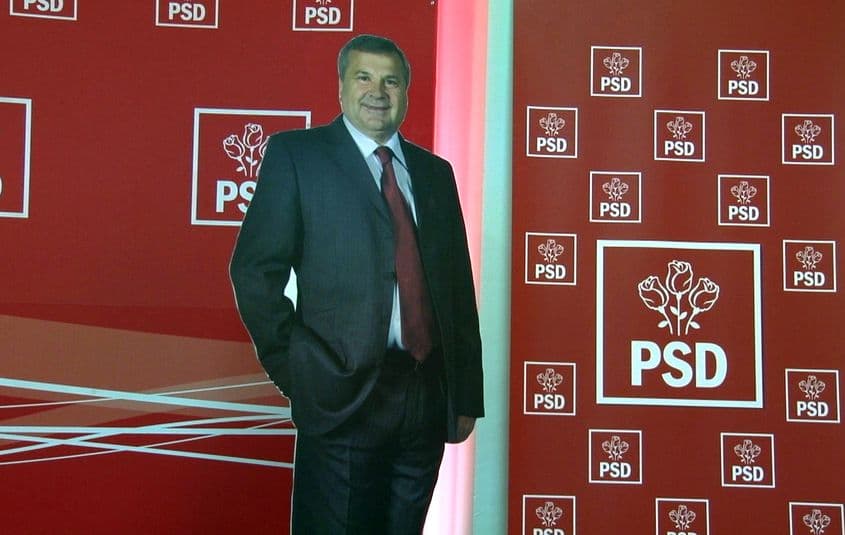 Machetă în mărime naturală a lui Bunea Stancu, în sediul PSD Brăila.