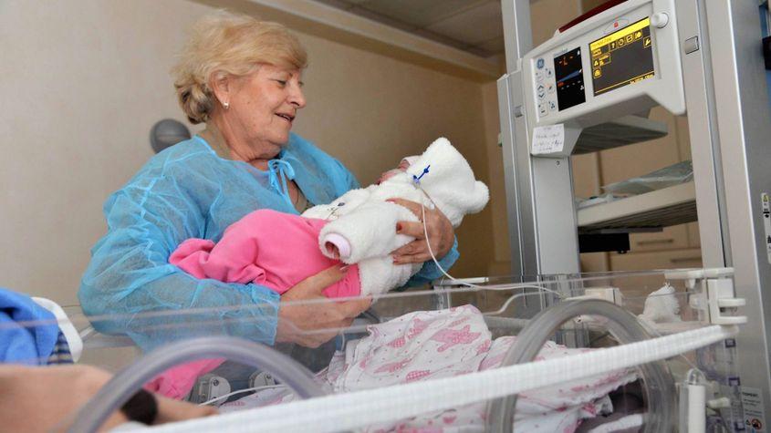 Doamna Matilda Ziegler a lucrat ca asistentă medicală, iar în 2018 a fost „bunică voluntară”. Fotografii: Lucian Muntean