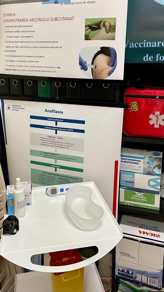 Spațiu de vaccinare într-o farmacie din Codlea. Foto: Mirela Zamfirescu