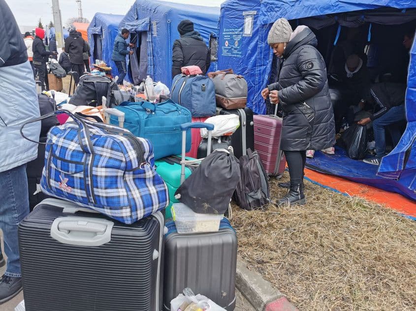 În ziua plecării, Nontobeko și-a luat doar câteva lucruri esențiale în bagaj. Foto: Dianda Tănasă