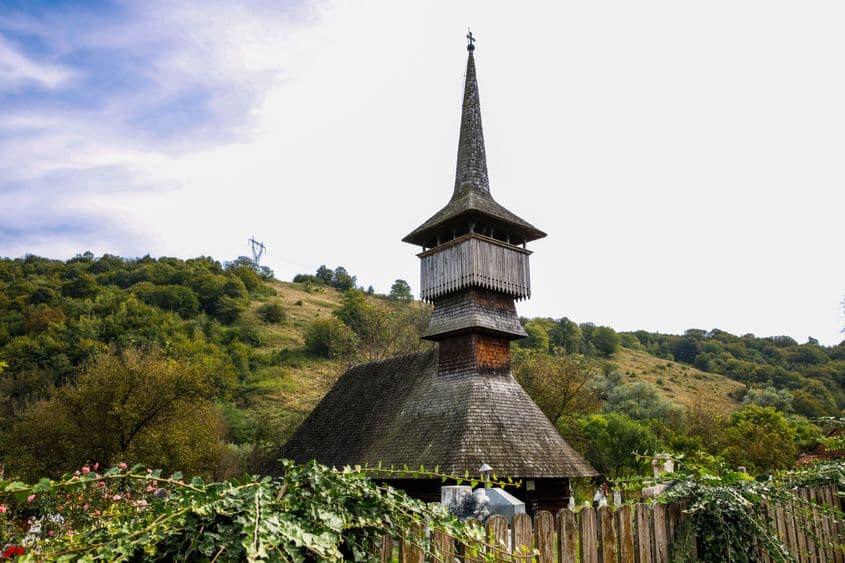 Biserica Adormirea Maicii Domnului, Lăpugiu de Jos, jud. Hunedoara