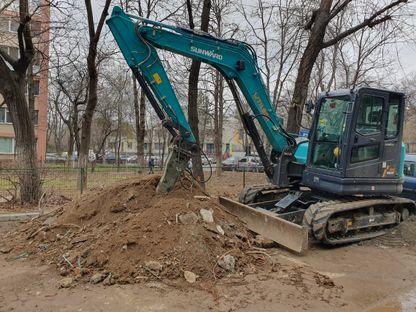 Bine ați venit în „Sectorul Beton”. Locuitorii sectorului 3, furioși pe dispariția spațiilor verzi din jurul blocurilor. „Evident că nu ne-a întrebat nimeni nimic”