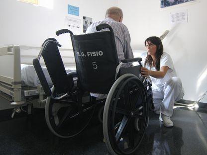 Persoanele cu dizabilități cer revenirea la scutirea de la plata impozitelor: „Deficitul bugetar este rezolvat prin mutarea presiunii către indivizi, inclusiv cei vulnerabili”