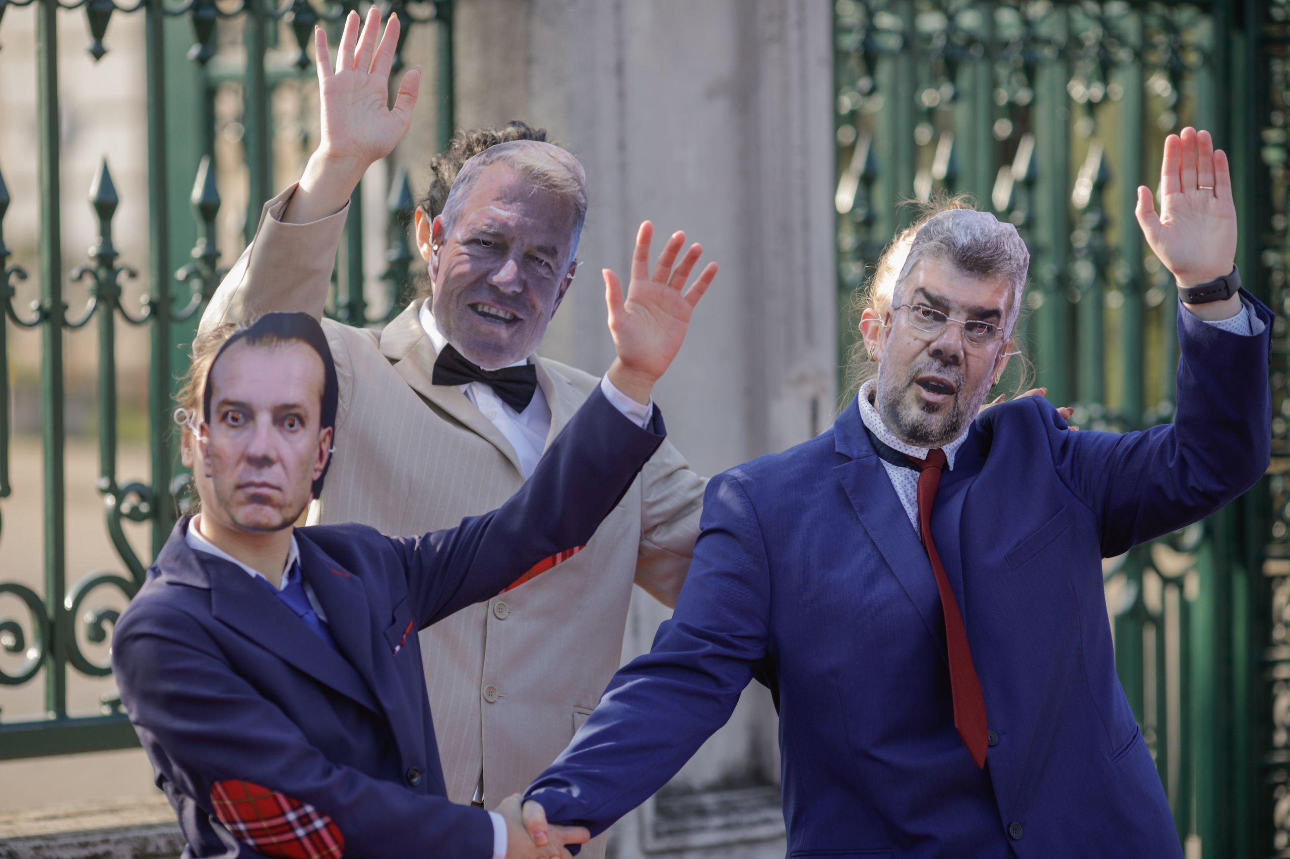 Protest organizat de Declic, în fața Palatului Parlamentului din București, miercuri 24 noiembrie 2021. Inquam Photos / George Calin