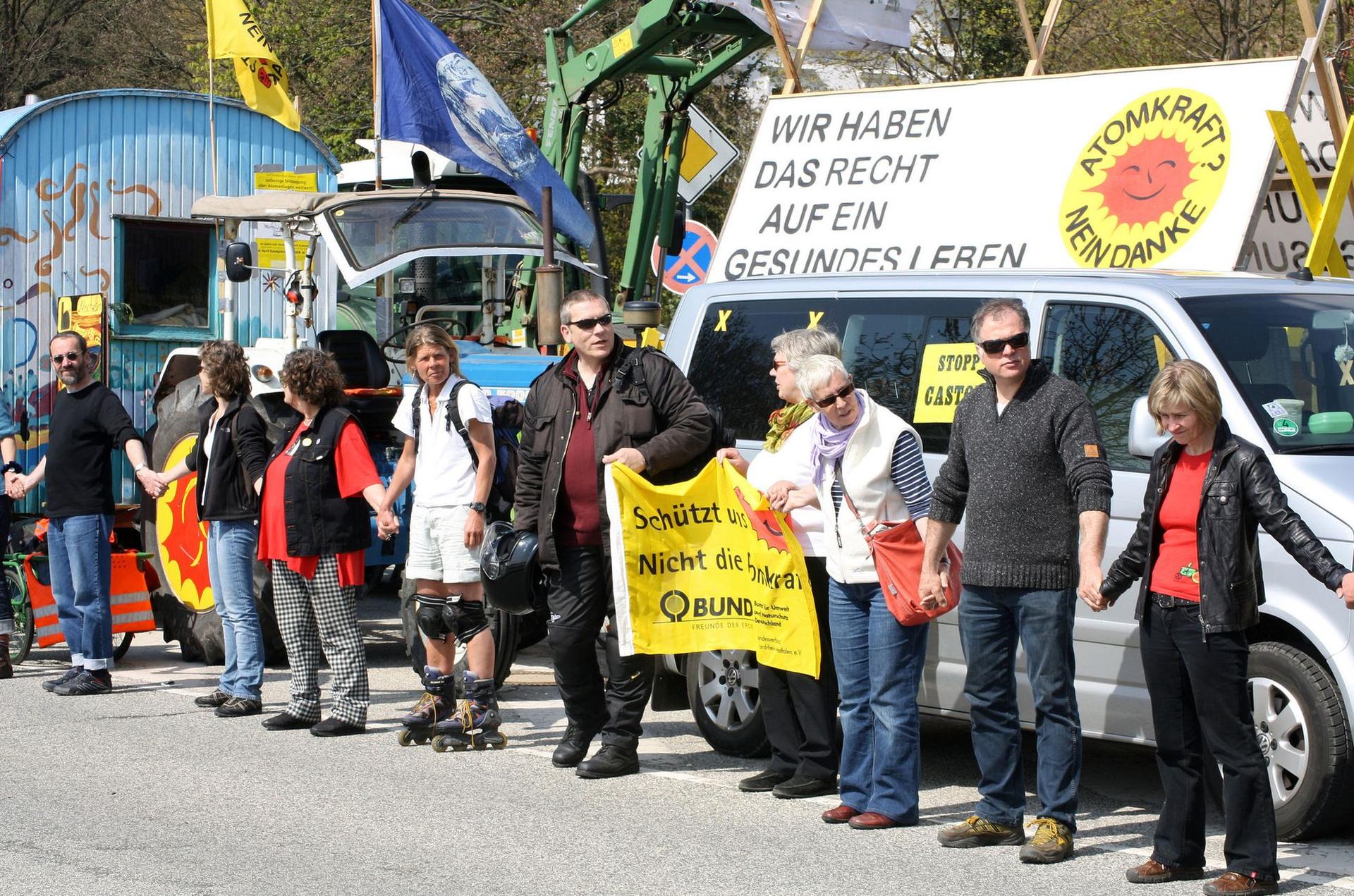 Protestele la adresa energiei nucleare, deși la fel de „curată” precum energia eoliană din punctul de vedere al emisiilor de CO2, au fost ceva normal în Germania și au dus la distrugerea capacității energetice nucleare a acestei țări și la dependența de gazele rusești. Foto © Petra Kukofka | <a target="_blank" href="htpps://www.dreamstime.com">Dreamstime.com</a>