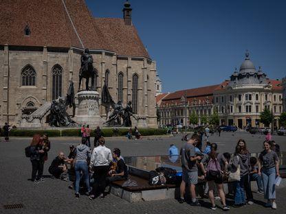 Prima oară la urne: portretul robot al omului politic ideal pe care și l-ar dori tinerii din Generația Z