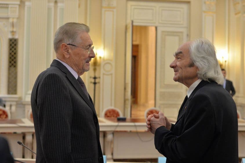 Emil Constantinescu și Leon Dănăilă.