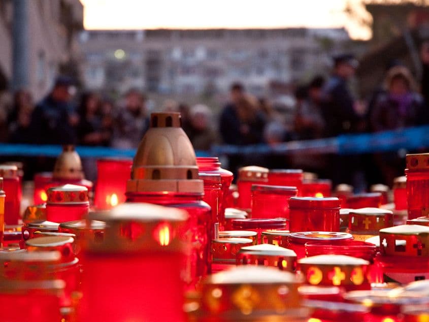 Bilanţul tragediei din Colectiv a ajuns la 63 de morţi. Foto: Lucian Muntean