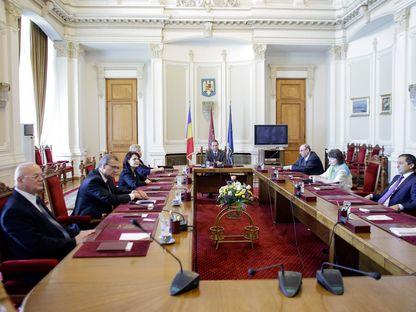 Cine sunt cei nouă judecători ai Ordonanței 13