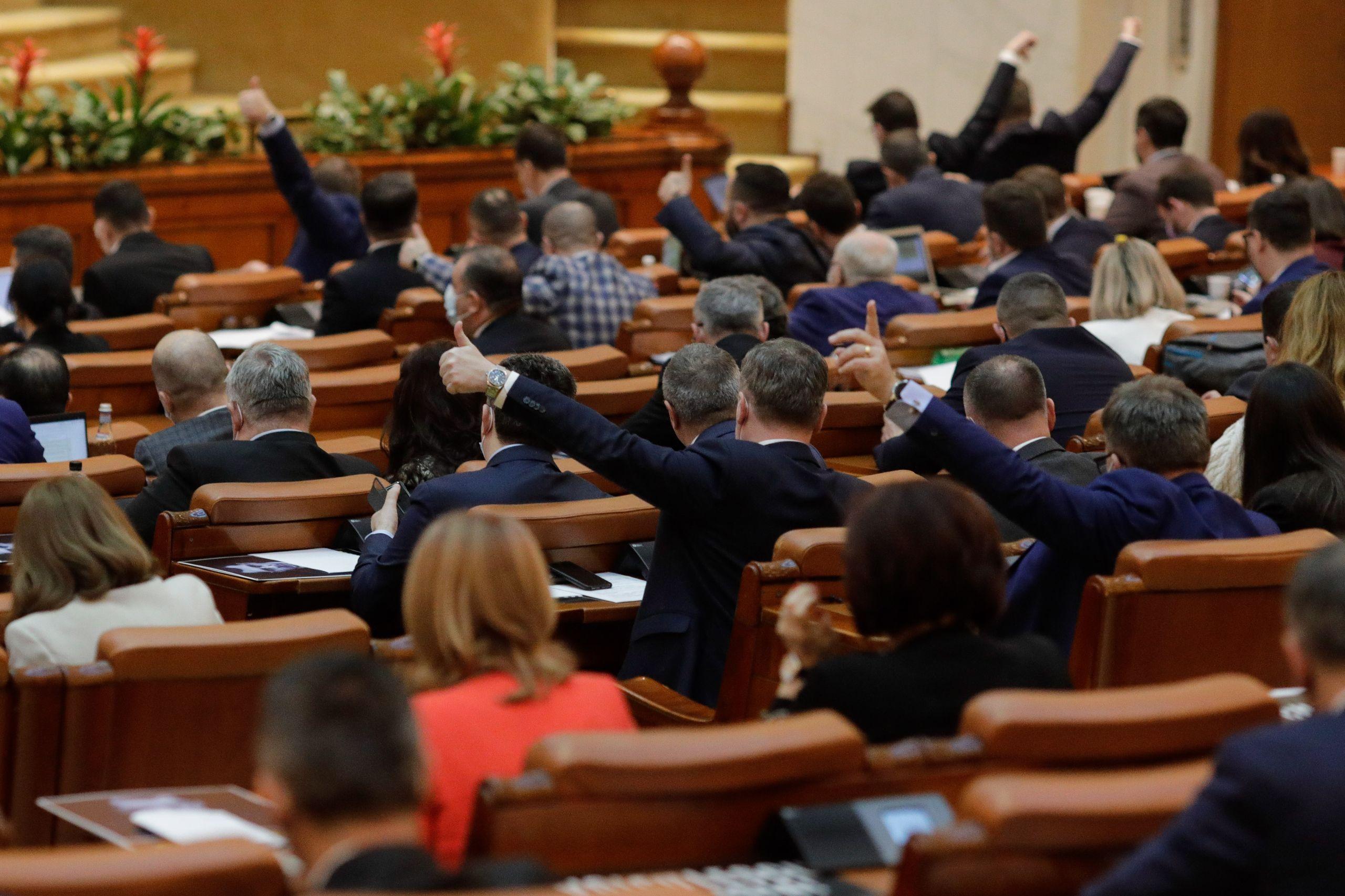 Sedință în plenul Camerei Deputaților și Senatului, miercuri, 17 februarie 2021. Foto: Inquam Photos / George Calin