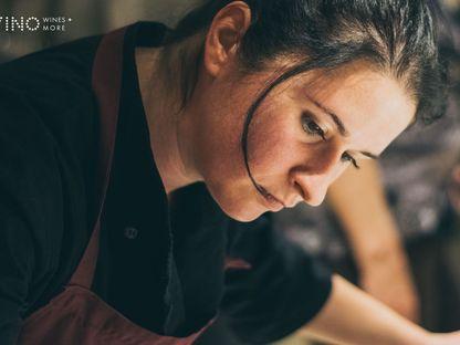 Fata cu Bufnițmobilul din Piața Obor