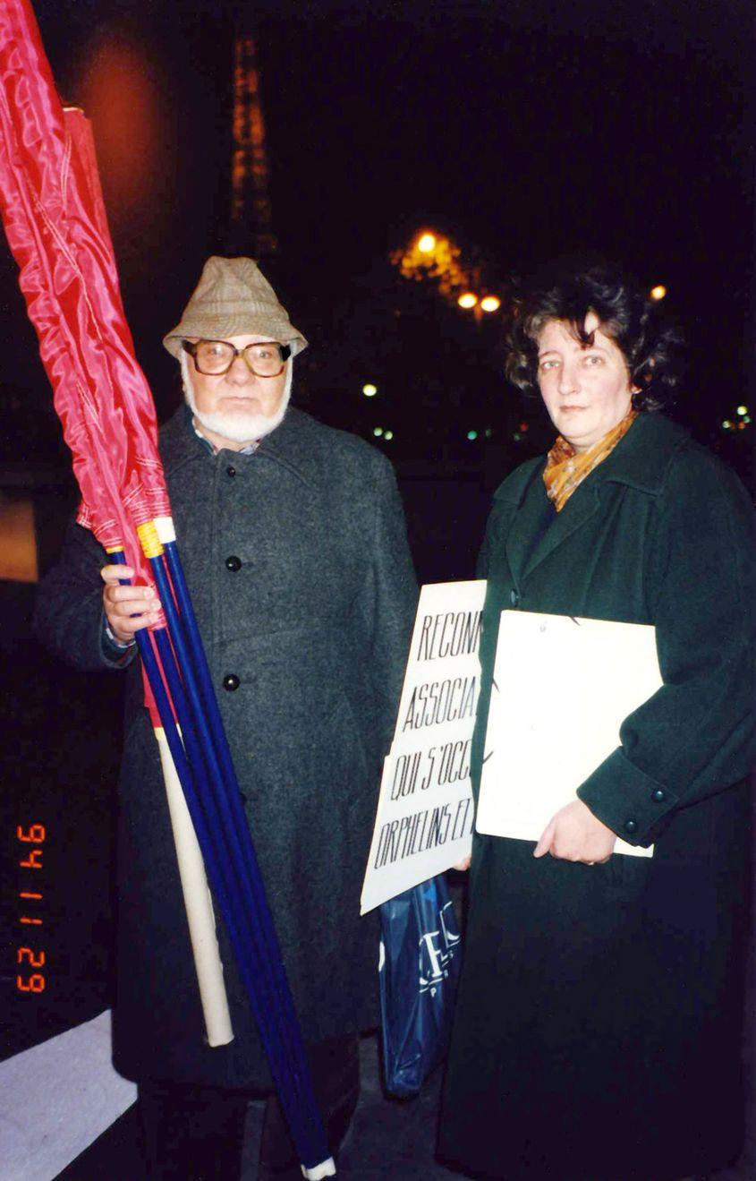 Cu soția sa, la o manifestație din ’94 împotriva lui Ion Iliescu.