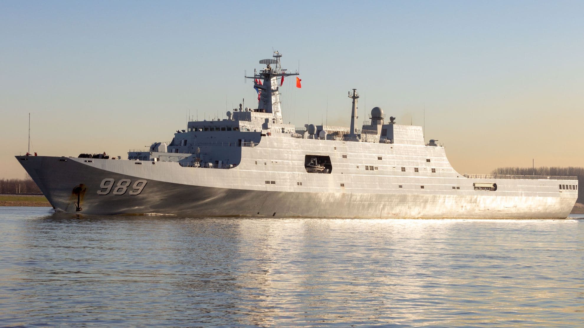 China investește masiv în forțele militare, dar a început să le trimită „în vizită” în toată lumea, inclusiv în porturile europene. Beneficiile economice fluturate în fața multor țări vestice sunt suficiente pentru a le câștiga simpatia. Foto: © VanderWolfImages | Dreamstime.com